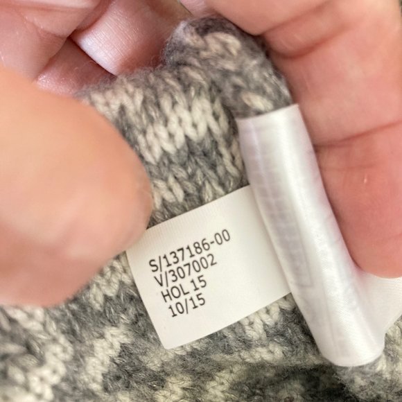 Banana Republic Soft Merino Wool Blend Heavy Knit Turtleneck Split Hem Sz SP - Picture 15 of 16